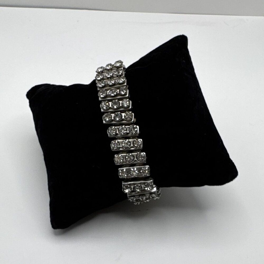 Vintage Silver Tone Rhinestone stretch link  Bracelet Prong Set. See desc